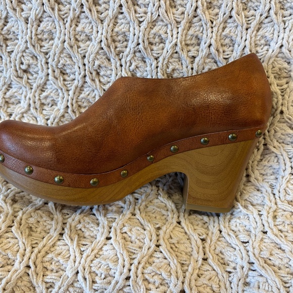 Korks Clogs - never worn (7 women’s) - Picture 2 of 8